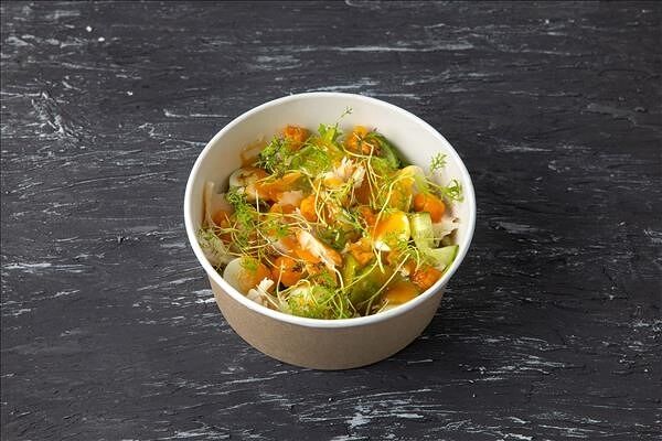 Салат с треской и морошкой